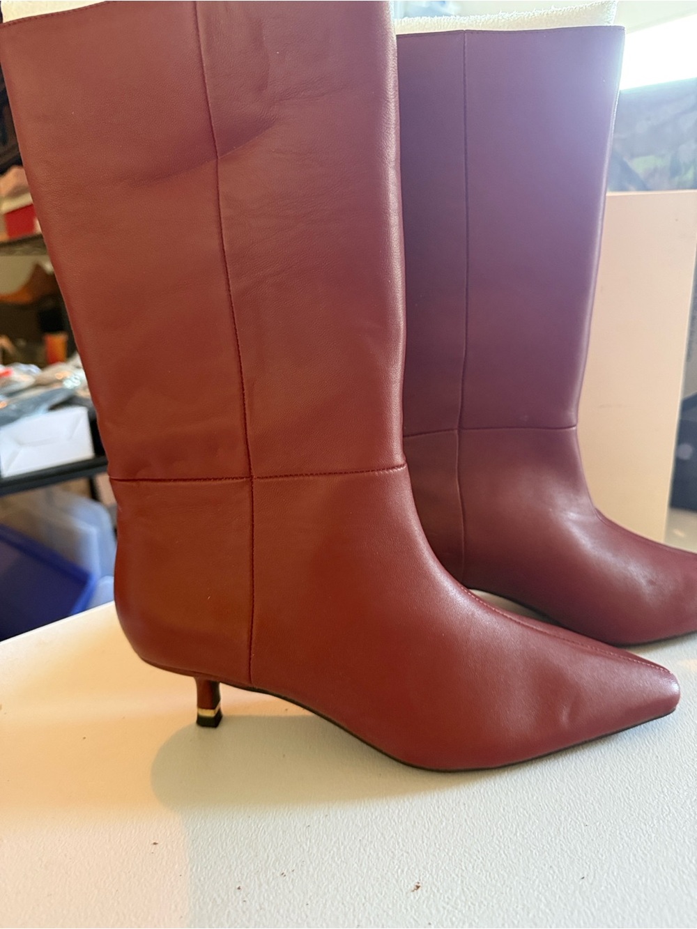 New Kenneth Cole Women's Pointed Toe Knee-High Heeled Boots in Wine